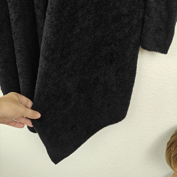 Barefoot Dreams CozyChic Lite Island Wrap In Black Size S/M - Picture 12 of 16